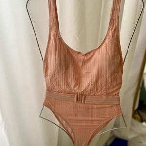 belt one piece Low side cut. New